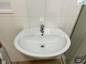 Pronájem bytu 1+kk, Praha - Žižkov, Spojovací, 11 m2