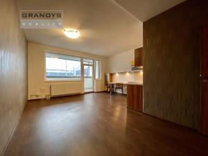 Pronájem bytu 1+kk, Praha - Vysočany, Poděbradská, 34 m2