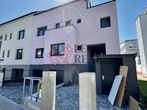 Pronájem bytu 1+kk, Uherské Hradiště, Kollárova, 31 m2