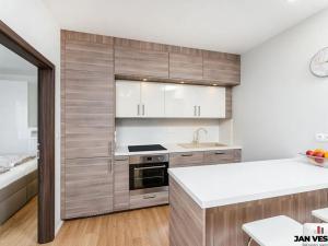 Prodej bytu 2+kk, Praha - Miškovice, Vrátenská, 58 m2