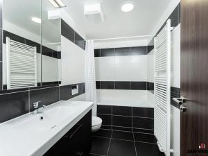 Prodej bytu 2+kk, Praha - Miškovice, Vrátenská, 58 m2