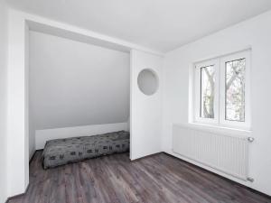 Pronájem vícegeneračního domu, Očihov, 130 m2