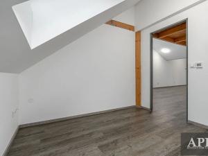 Pronájem atypického bytu, Uherský Brod, Pecháčkova, 80 m2