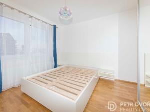 Pronájem bytu 2+kk, Praha - Hloubětín, Saarinenova, 50 m2