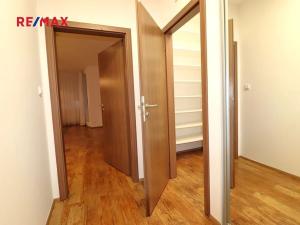 Pronájem bytu 2+kk, Praha - Dolní Měcholupy, Honzíkova, 59 m2