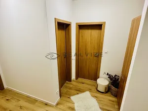 Pronájem bytu 2+kk, České Budějovice, Vrbenská, 69 m2