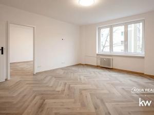 Prodej bytu 3+kk, Karlovy Vary, Šumavská, 68 m2