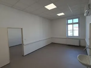 Pronájem ordinace, Kroměříž, Tovačovského, 68 m2