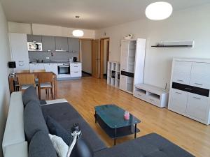 Pronájem bytu 2+kk, Praha - Smíchov, Radlická, 72 m2