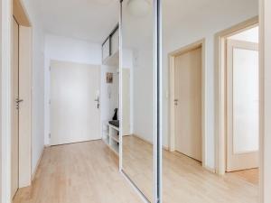 Pronájem bytu 2+kk, Praha - Hostavice, U Hostavického potoka, 51 m2