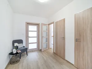 Pronájem bytu 3+kk, Praha - Černý Most, Jíchova, 80 m2