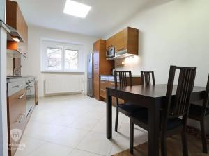 Pronájem bytu 2+kk, Praha - Kobylisy, Horňátecká, 56 m2