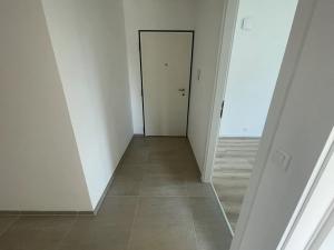 Pronájem bytu 3+kk, Praha - Horní Měcholupy, Milánská, 62 m2