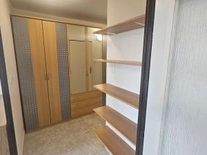 Pronájem bytu 2+kk, Praha - Záběhlice, Choceradská, 44 m2