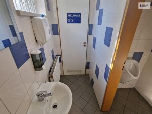 Pronájem obchodního prostoru, Praha - Háje, Hviezdoslavova, 661 m2