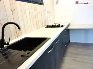 Prodej garáže, Pernštejnské Jestřabí - Maňová, 36 m2