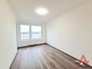 Pronájem bytu 2+kk, Praha - Vysočany, Kolbenova, 60 m2