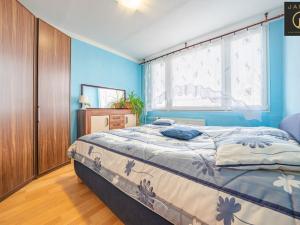 Prodej bytu 3+1, Jince, Zborovská, 65 m2