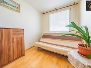 Prodej bytu 3+1, Jince, Zborovská, 65 m2