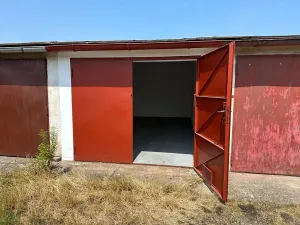 Pronájem garáže, Hradec Králové, 30 m2