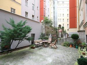 Pronájem bytu 3+1, Praha - Smíchov, Kroftova, 84 m2