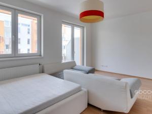 Pronájem bytu 1+kk, Praha - Kyje, Sicherova, 32 m2