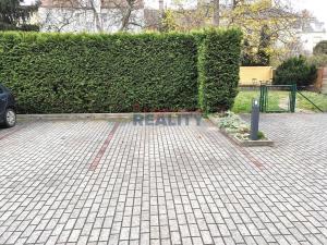 Pronájem garážového stání, České Budějovice, B. Smetany, 16 m2