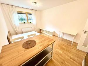 Pronájem bytu 1+kk, Praha - Košíře, Pod Kavalírkou, 28 m2