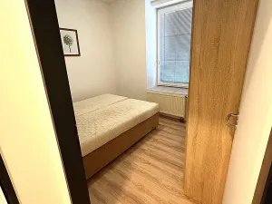 Pronájem bytu 2+kk, Praha - Zličín, Strojírenská, 46 m2