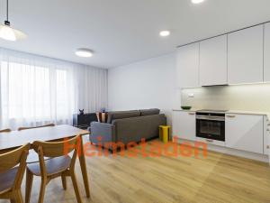 Pronájem bytu 2+kk, Praha - Holešovice, U Pergamenky, 59 m2