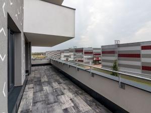 Pronájem bytu 2+kk, Praha - Dolní Měcholupy, Kryšpínova, 62 m2