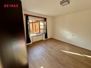 Pronájem bytu 1+kk, Praha - Modřany, Vojtova, 28 m2