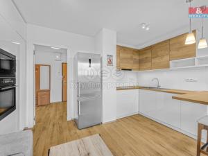 Pronájem bytu 2+kk, Praha - Modřany, Mladenovova, 48 m2