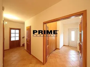 Pronájem rodinného domu, Praha - Nebušice, Požárnická, 300 m2