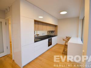 Pronájem bytu 2+kk, Praha - Smíchov, Podbělohorská, 57 m2