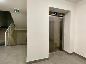 Pronájem bytu 1+kk, Praha - Vysočany, Kolbenova, 36 m2