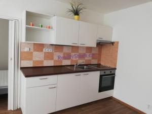 Pronájem bytu 2+kk, Praha - Krč, Hurbanova, 39 m2