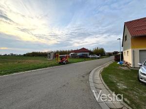 Dražba pozemku pro bydlení, Hrušky, Na zahajce, 3974 m2