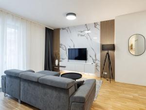 Pronájem bytu 2+kk, Praha - Karlín, Rohanské nábřeží, 60 m2