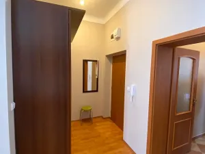 Prodej bytu 2+kk, Karlovy Vary, Zámecký vrch, 59 m2