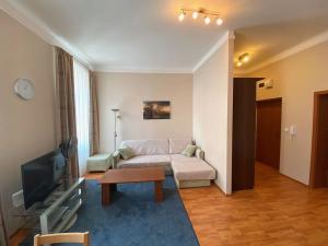 Prodej bytu 2+kk, Karlovy Vary, Zámecký vrch, 59 m2