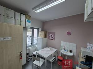 Pronájem obchodního prostoru, Znojmo, náměstí Svobody, 62 m2