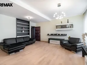 Prodej bytu 4+kk, Karlovy Vary, Libušina, 171 m2