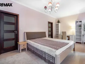 Prodej bytu 4+kk, Karlovy Vary, Libušina, 171 m2