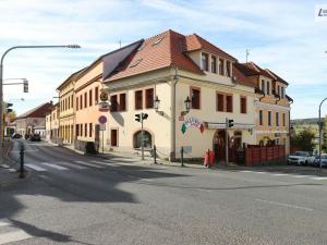 Pronájem obchodního prostoru, Příbram - Příbram VI-Březové Hory, náměstí Hynka Kličky, 123 m2