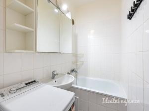 Pronájem bytu 2+kk, Praha - Hlubočepy, Voskovcova, 45 m2