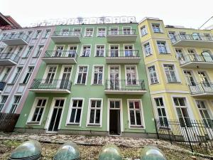 Prodej bytu 6+kk a větší, Karlovy Vary, Divadelní náměstí, 185 m2