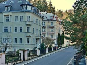 Prodej komerčního pozemku, Karlovy Vary, Křižíkova, 468 m2