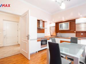 Prodej bytu 2+kk, Karlovy Vary, Mariánskolázeňská, 52 m2