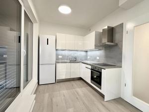 Pronájem bytu 2+kk, Praha - Strašnice, Na palouku, 54 m2